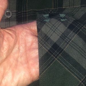 Men’s Under Armor soft flannel cold gear shirt. Lots of detail, new with tags .
